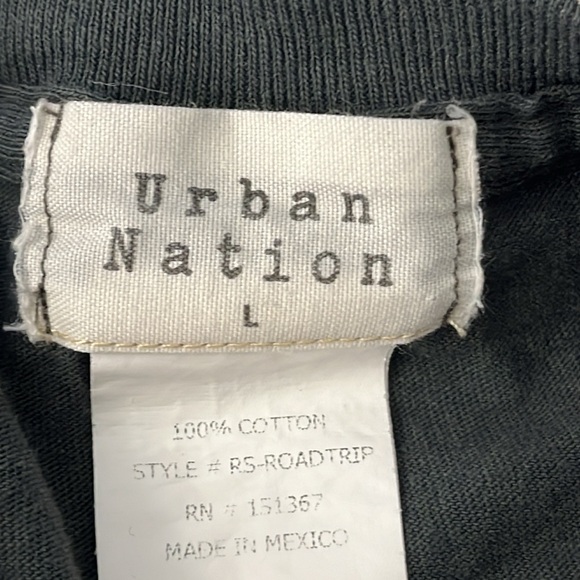 Urban Nation Grey graphic print crop top women’s size L - Picture 8 of 8